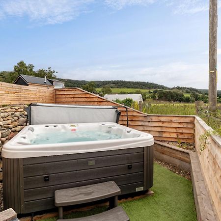 Alba - Charming Boutique Forest View Cabin With Hot Tub In Ballater Exterior photo