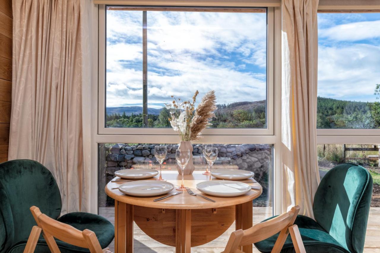 Alba - Charming Boutique Forest View Cabin With Hot Tub In Ballater Exterior photo